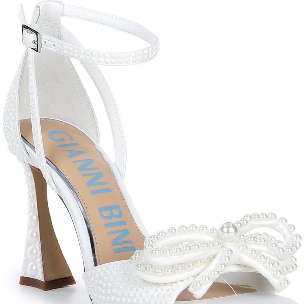 Gianni Bini White Pearl Bow Heels